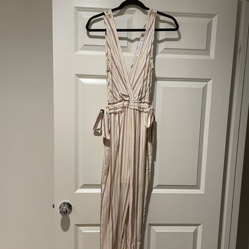 Jumpsuit with pockets. Size small